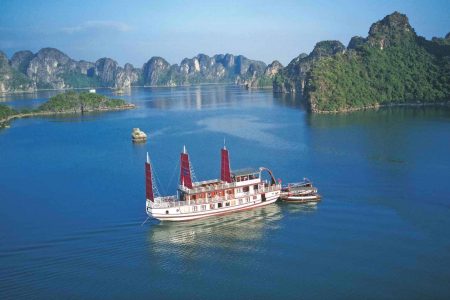 Gray Line Cruise: an International Brand Ship in Halong…