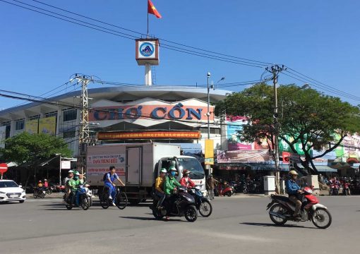Cho Con Market: An Affordable Food Paradise in Danang