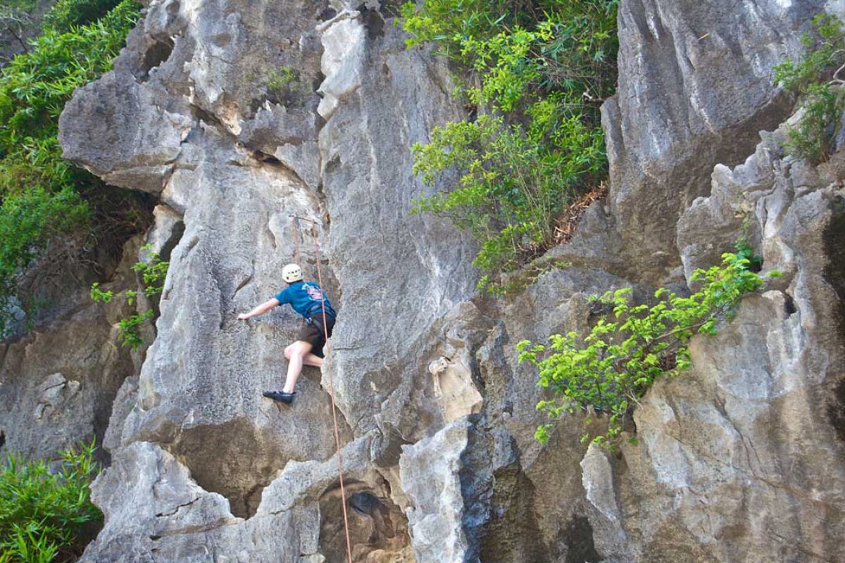 Cat Ba Rock Climbing