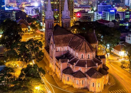 Saigon Nightlife &#038; Streetlife on a Vintage Vespa